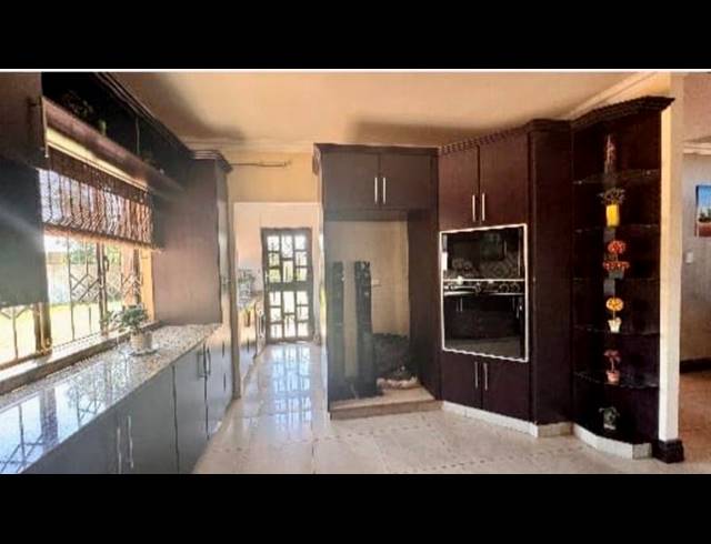 4 BEDROOM PROPERTY TO RENT IN SOMERSET PARK